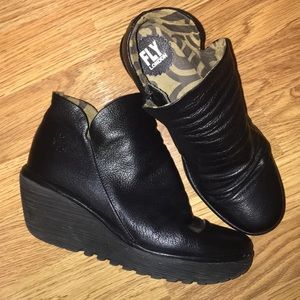 FLY London Womens Yip Boot